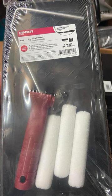 8x Anza lakset Elite 5-delig, vilten rolletjes beschikbaar voor biedingen