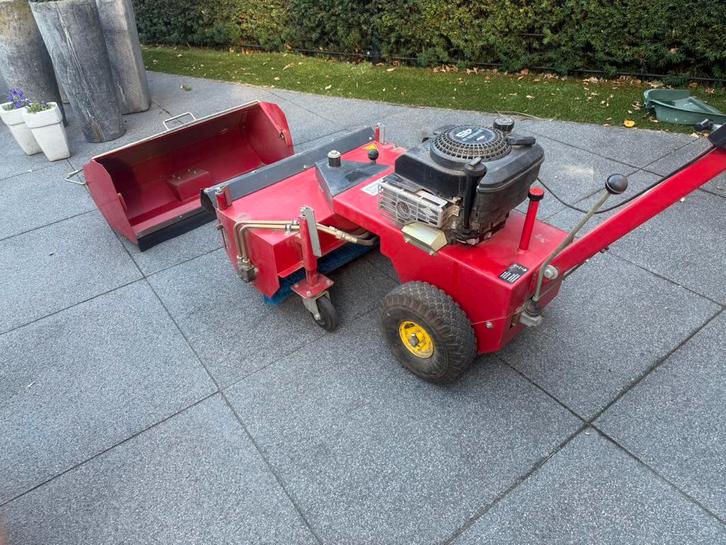 Veegmachine /borstelmachine Sweep GS 750 weinig gebruikt, Tuin en Terras, Veegmachines, Zo goed als nieuw, Ophalen