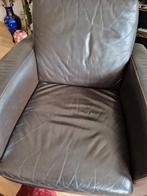 Twee nog mooie bruin lederen stoelen, Ophalen of Verzenden, Zo goed als nieuw, 75 tot 100 cm, 50 tot 75 cm