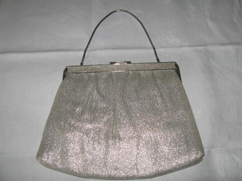 VINTAGE origineel zilverkleurig avondtasje retro, Sieraden, Tassen en Uiterlijk, Tassen | Damestassen, Zo goed als nieuw, Avondtasje