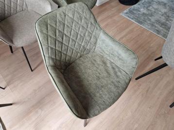 Zes stoelen