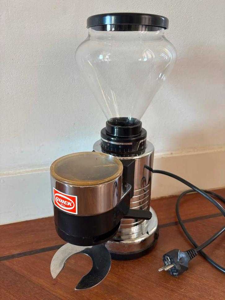 Quickmill M050 Bonenmaler - Koffiemolen, Witgoed en Apparatuur, Koffiezetapparaten, Gebruikt, Koffiebonen, Overige modellen, Ophalen of Verzenden