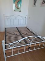 Ikea metaalframe bed 140x200 + 2 lattenbodems, Ophalen, Gebruikt, Wit, Tweepersoons