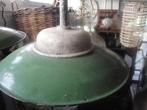 2 emaille fabriekslampen, Ophalen of Verzenden
