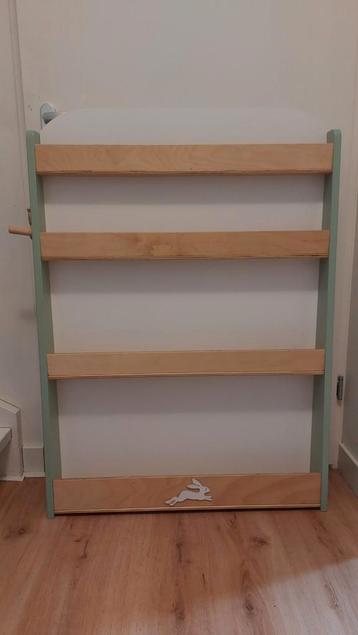 houten kinderboekenkast (forest) beschikbaar voor biedingen