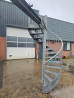 Stalen wenteltrap gegalv. Hoog 2,7 mtr. Nob183