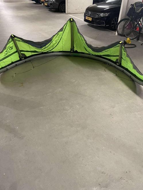 Naish pivot 5 m, Watersport en Boten, Kitesurfen, Zo goed als nieuw, Kite, 5 m², Geen board, Ophalen of Verzenden