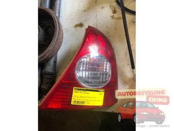 Achterlicht rechts van een Renault Clio beschikbaar voor biedingen