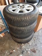 Set winterbanden Volkswagen polo, Auto-onderdelen, Banden en Velgen, Ophalen, Gebruikt, 15 inch, Banden en Velgen