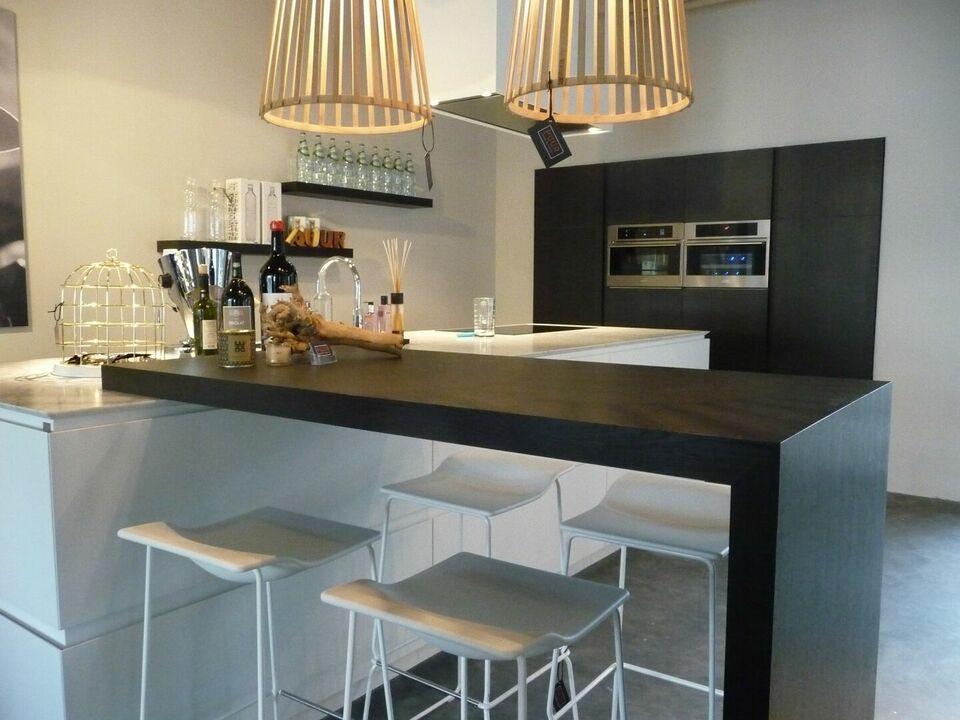 Exclusieve keuken - Showroommodel, met kookeiland en bar, Wit, Overige typen, Graniet of Steen, Ophalen of Verzenden