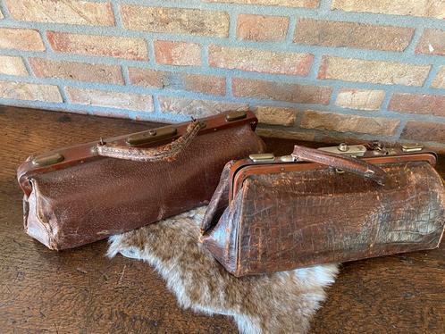 Brocante oude leren dokters tassen, Antiek en Kunst, Antiek | Kleding en Accessoires, Ophalen of Verzenden