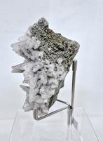 Feather Calciet met Pyriet, Verzenden