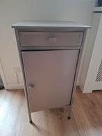 Ijzeren (nacht) kastje, Huis en Inrichting, Slaapkamer | Nachtkastjes, Ophalen, Minder dan 45 cm, Metaal of Aluminium, 55 tot 70 cm