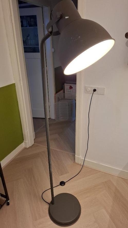 Gratis staande lamp Hektar, Huis en Inrichting, Lampen | Vloerlampen, Gebruikt, 150 tot 200 cm, Metaal, Ophalen