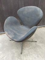 SWAN CHAIR REPLICA SOORT SUEDE STOEL FAUTEUIL RETRO VINTAGE, Huis en Inrichting, Fauteuils, Ophalen of Verzenden, Gebruikt, 75 tot 100 cm