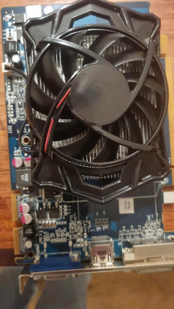 Radeon HD 5760 1GB DDR5 videokaart, Computers en Software, Videokaarten, Zo goed als nieuw, AMD, PCI-Express 2.0, GDDR5, HDMI