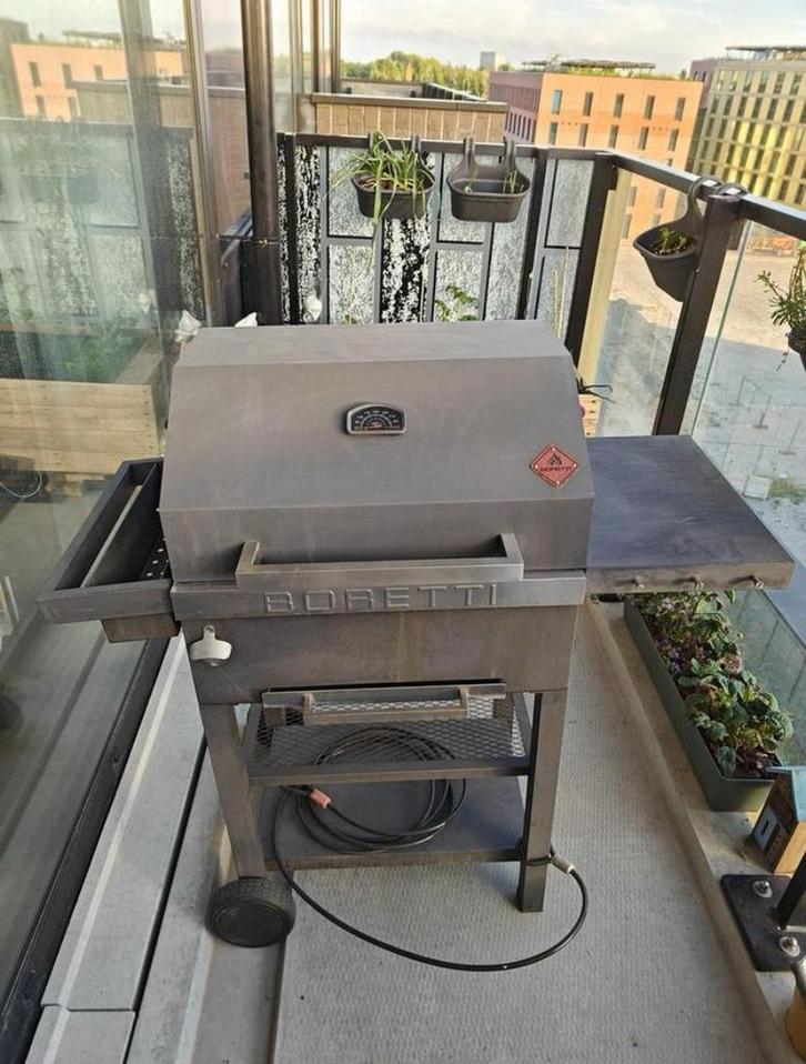 Boretti victoria bbq, Tuin en Terras, Houtskoolbarbecues, Zo goed als nieuw, Ophalen