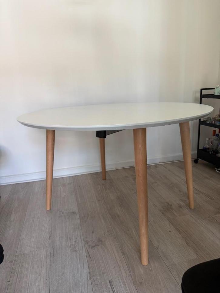 Kave Home ronde witte uitschuifbare eettafel, Huis en Inrichting, Tafels | Eettafels, Gebruikt, 100 tot 150 cm, 100 tot 150 cm