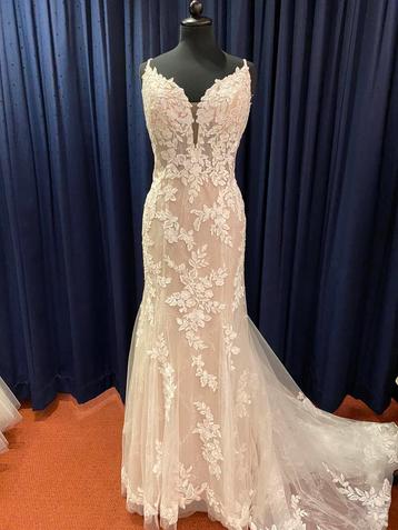 Sale Blish kleur trouwjurk! KORTINGEN T/m 75%!!!! beschikbaar voor biedingen