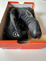 Voetbalschoenen nieuw, Ophalen of Verzenden, Zo goed als nieuw, Schoenen