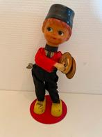 Antieke Klederdracht Pop met Cimbalen, Ophalen