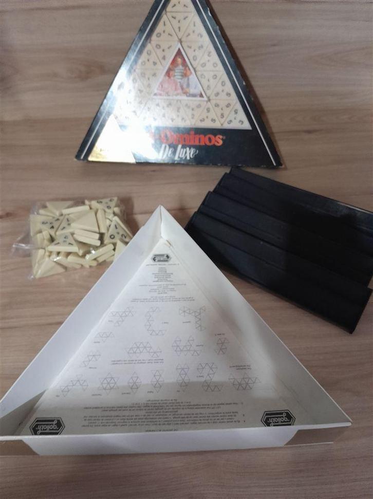 Triominos de luxe - s3311, Hobby en Vrije tijd, Gezelschapsspellen | Bordspellen, Zo goed als nieuw, Ophalen of Verzenden