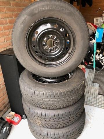 Set Winterbanden op stalen velg Mitsubishi Outlander beschikbaar voor biedingen