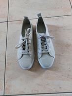 Esprit linnen sneakers .lichtgrijs mt 41, Ophalen of Verzenden, Zo goed als nieuw, Grijs, Sneakers of Gympen
