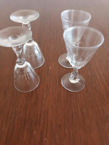 4 Retro borrelglaasjes  beschikbaar voor biedingen