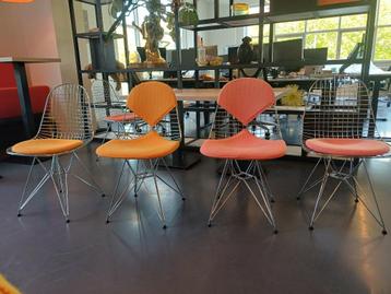 Stoelen van het merk Vitra beschikbaar voor biedingen