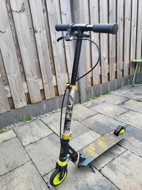 Oxelo Kinderstep Mid5 Zwart-Groen (Geel) met rem en vering, Fietsen en Brommers, Steps, Zo goed als nieuw, Gewone step, Ophalen