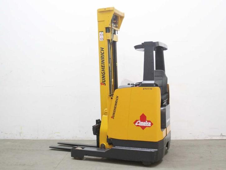 Jungheinrich - 1999 - ETV 110 - Reach truck, Zakelijke goederen, Machines en Bouw | Heftrucks en Intern transport, Reachtruck