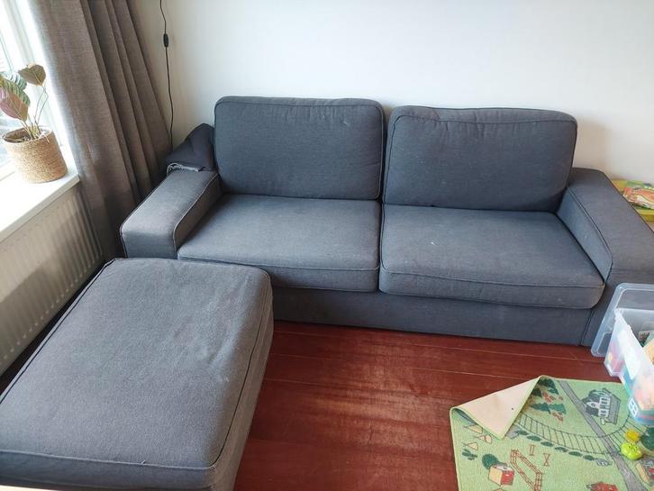 Kivik 2zits bank middengrijs, Huis en Inrichting, Banken | Complete zithoeken, Gebruikt, Ophalen