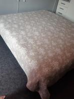 Mooie bedsprei met bloemen, Huis en Inrichting, Woonaccessoires | Plaids en Woondekens, Ophalen, Zo goed als nieuw