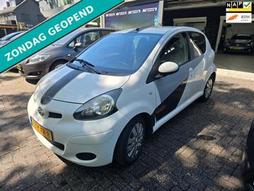 Toyota Aygo 1.0-12V Xcite White | 2E EIGENAAR | 12MND GARANT beschikbaar voor biedingen
