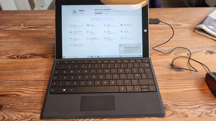Microsoft Surface 3 + toetsenbord, Computers en Software, Windows Laptops, Zo goed als nieuw, 10 inch of minder, SSD, Minder dan 2 Ghz