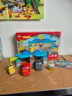 Duplo 10857 Cars piston cup, Ophalen of Verzenden, Zo goed als nieuw, Complete set, Duplo