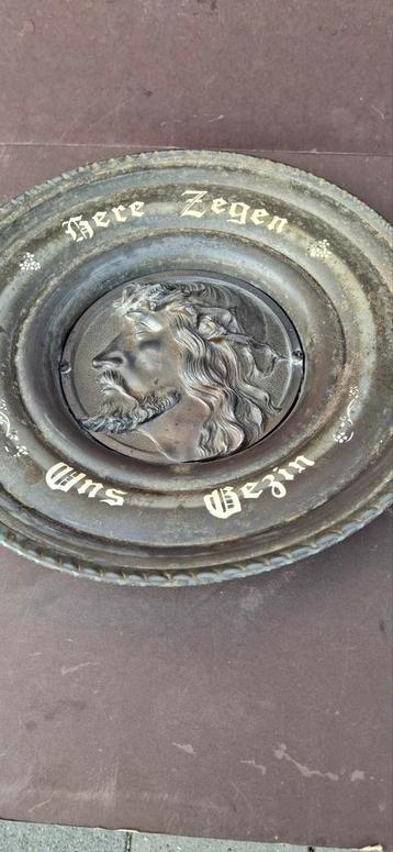 Oude Huiszegen Plaque met Jezus Afbeelding beschikbaar voor biedingen
