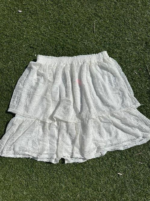 Prachtige nieuwe witte stretch rok, maat M, Kleding | Dames, Rokken, Nieuw, Maat 38/40 (M), Wit, Knielengte, Ophalen