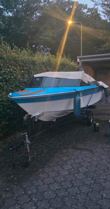 Speedboot beschikbaar voor biedingen