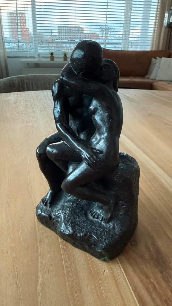 Beeldje “De Kus” van Rodin, Antiek en Kunst, Kunst | Beelden en Houtsnijwerken, Ophalen of Verzenden