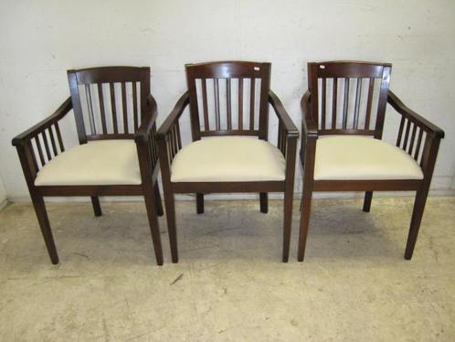 Drie klassieke hardhouten stoelen, Huis en Inrichting, Stoelen, Gebruikt
