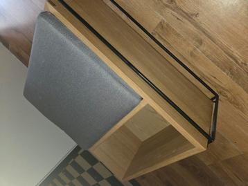 Badkamer poufe/ opbergmeubel