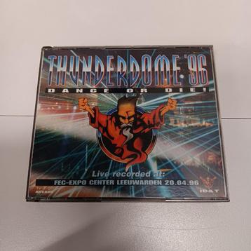 cd Thunderdome 96,	cd's mint en boekje beschikbaar voor biedingen