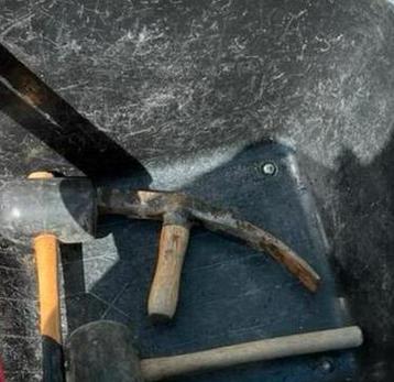 Straathamer beschikbaar voor biedingen