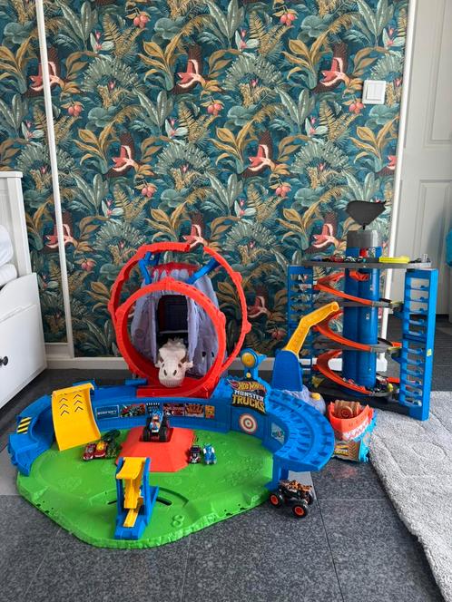 Hot Wheels MonsterTruck T-Rex + Mega Garage, Verzamelen, Speelgoed, Zo goed als nieuw, Ophalen of Verzenden