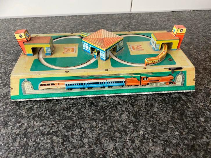 Vintage blikken Russisch Opwind Treinstation, Antiek en Kunst, Antiek | Speelgoed, Ophalen of Verzenden