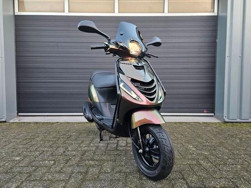 PIAGGIO ZIP 4T E4 BROM 06-2019 CHESNUT BRONS 5100KM + OPTIES, Fietsen en Brommers, Scooters | Piaggio, Zo goed als nieuw, Zip