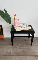Klassiek, houten bijzettafeltje in Coal Black, Huis en Inrichting, Tafels | Bijzettafels, Ophalen, Minder dan 45 cm, Minder dan 55 cm