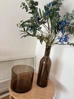 Bruine Intratuin vaas met neptakken, Huis en Inrichting, Woonaccessoires | Vazen, Overige materialen, Overige kleuren, 50 tot 75 cm